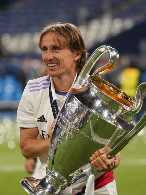 为什么棒球场电子记分牌需实时展示球的旋转轴心与位移轨迹